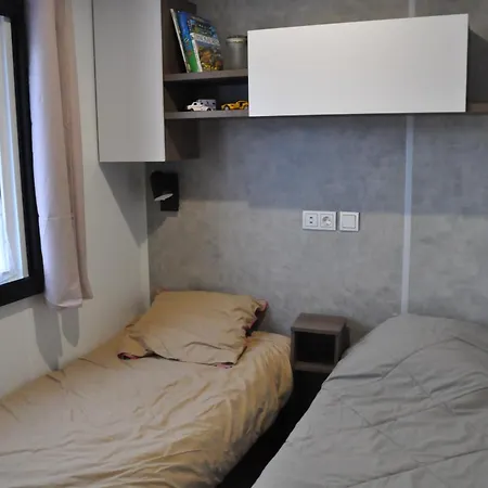 Mobilhome Cote Landaise Les Dunes De Contis 4 مكان تخييم سان جوليان-أون-بورن